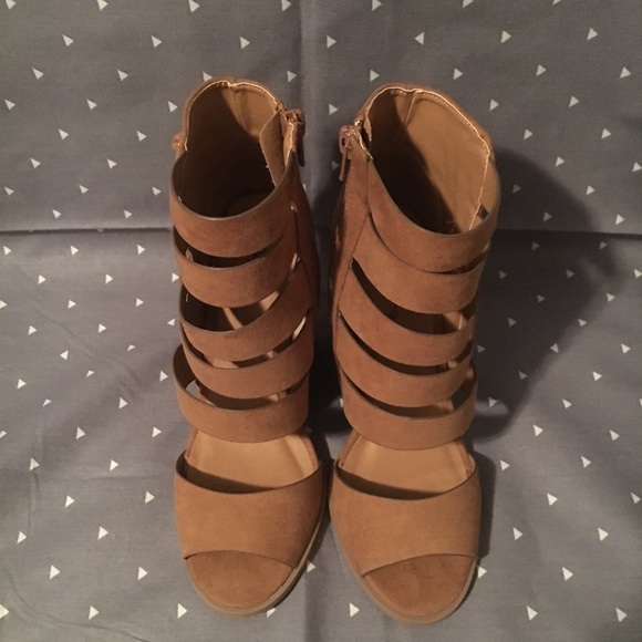 NWOT Chunky booties Sz 5.5 - Picture 4 of 4